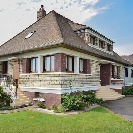 Cozy In Villers-s-s-foucarmont Hotel 4*
